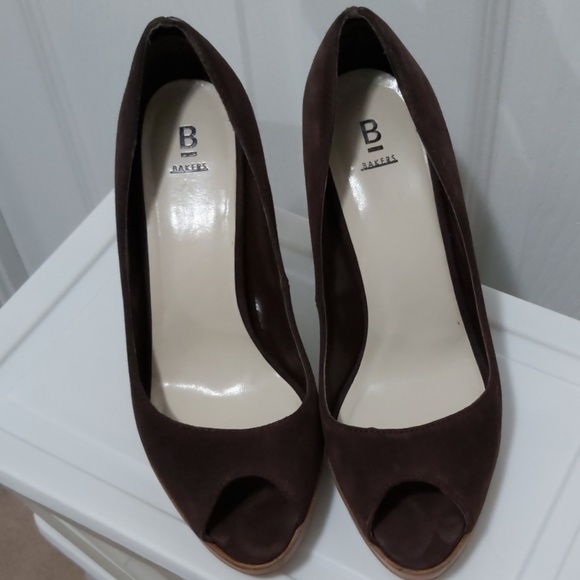 Shoes - Picture 2 of 6